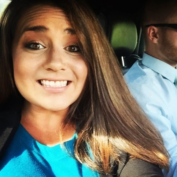 Nice to meet you 💛 I'm Savannah! - Picture 1 of 1